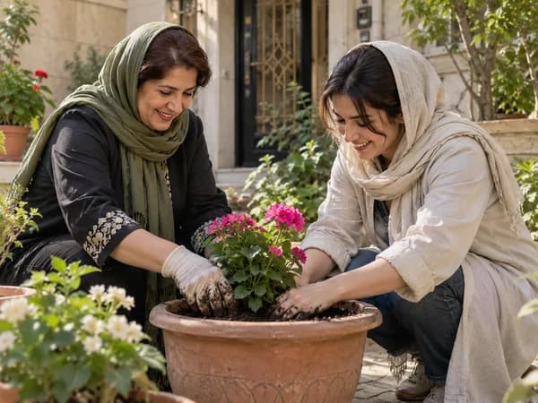 همکاری همسایه‌ها برای کاشت گل در حیاط مشترک